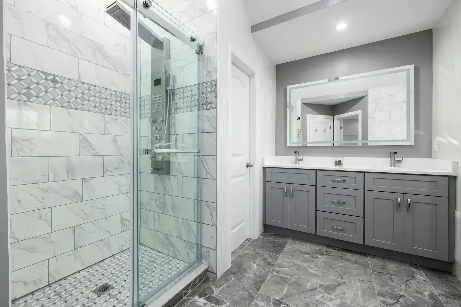 Double Vanity Bath in Gainesville, VA