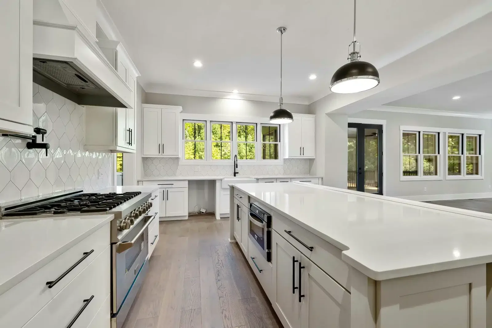 Modern Closet-Ready Kitchen in Fairfax, VA