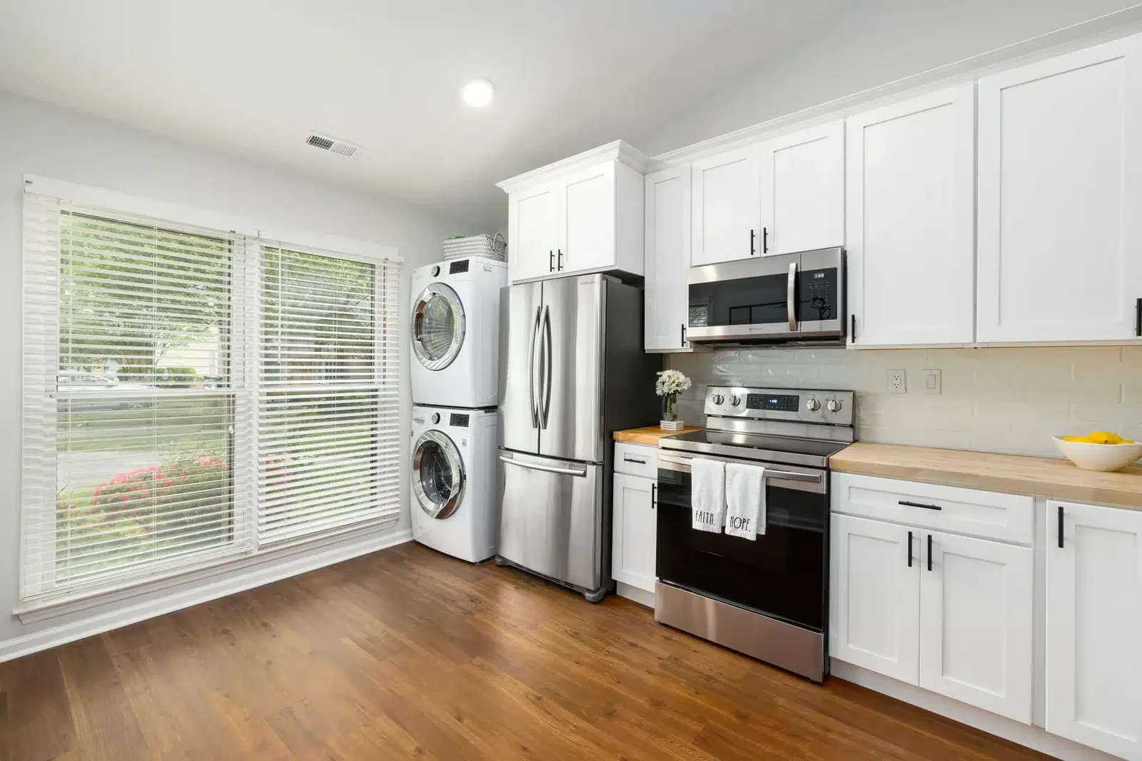 Spacious Remodel Kitchen in McLean, VA