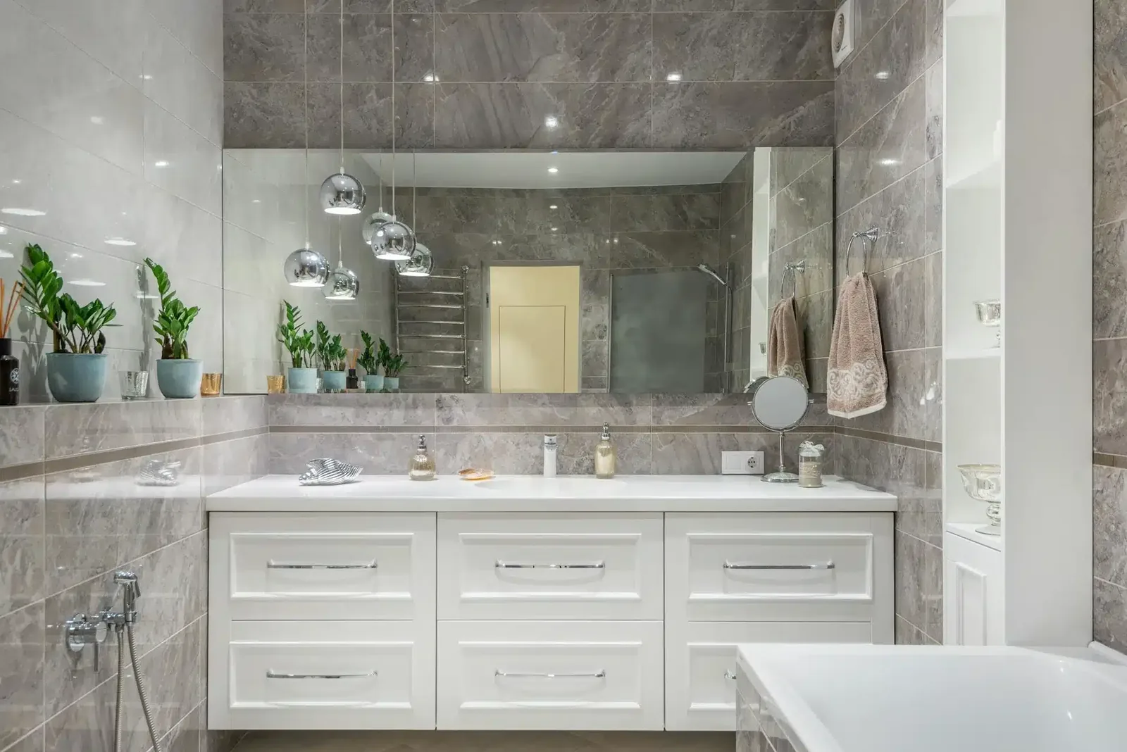 White Vanity Bath in Bethesda, MD